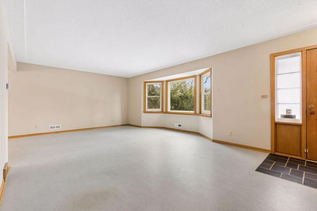 15776 Cedar Ridge Road, Eden Prairie, MN 55347