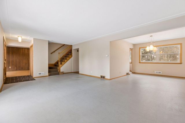 15776 Cedar Ridge Road, Eden Prairie, MN 55347