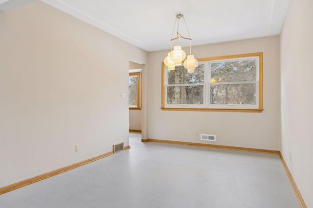 15776 Cedar Ridge Road, Eden Prairie, MN 55347