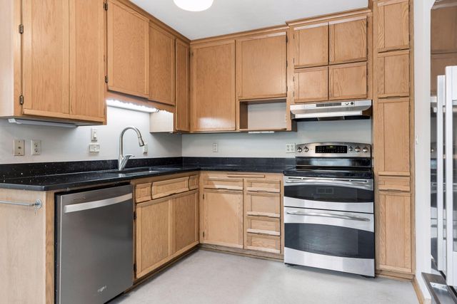 15776 Cedar Ridge Road, Eden Prairie, MN 55347