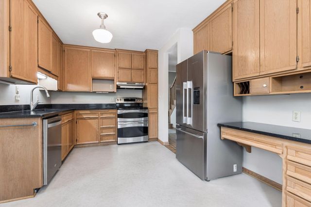 15776 Cedar Ridge Road, Eden Prairie, MN 55347