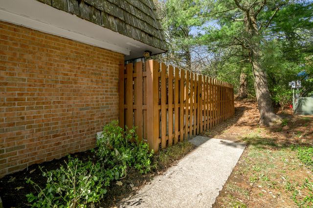 804 Turkey Foot Court 4, Lexington, KY 40502