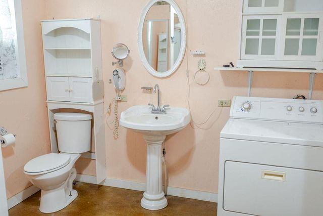 12223 N 2040 Road, Sentinel, OK 73664