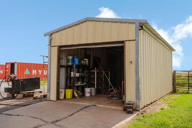 12223 N 2040 Road, Sentinel, OK 73664