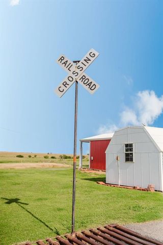 12223 N 2040 Road, Sentinel, OK 73664