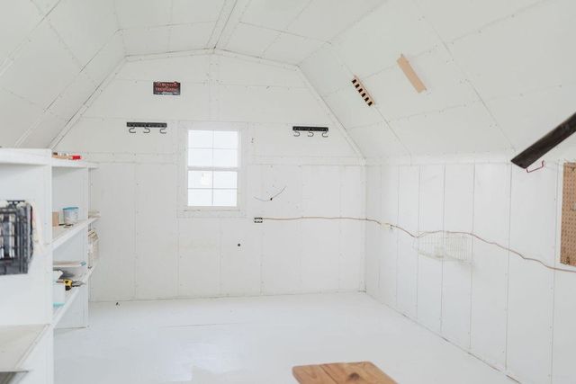 12223 N 2040 Road, Sentinel, OK 73664