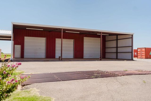 12223 N 2040 Road, Sentinel, OK 73664