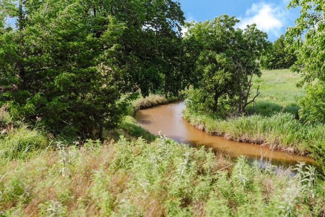 12223 N 2040 Road, Sentinel, OK 73664