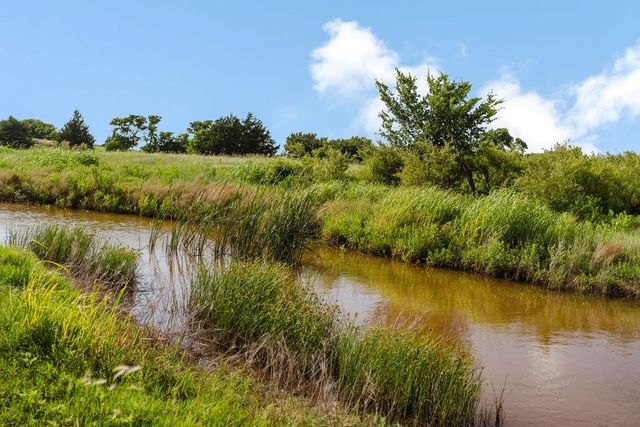 12223 N 2040 Road, Sentinel, OK 73664