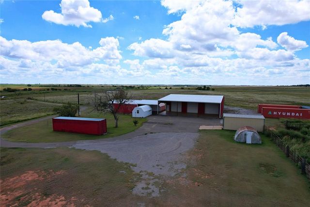 12223 N 2040 Road, Sentinel, OK 73664