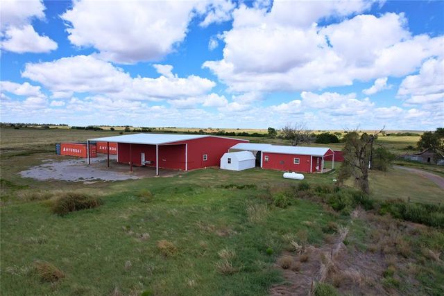 12223 N 2040 Road, Sentinel, OK 73664