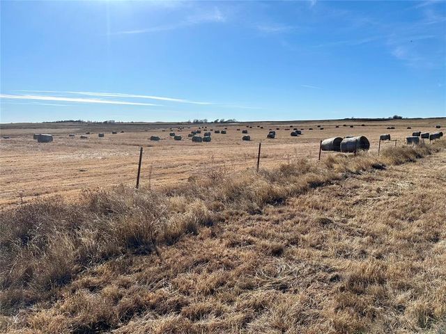 12223 N 2040 Road, Sentinel, OK 73664