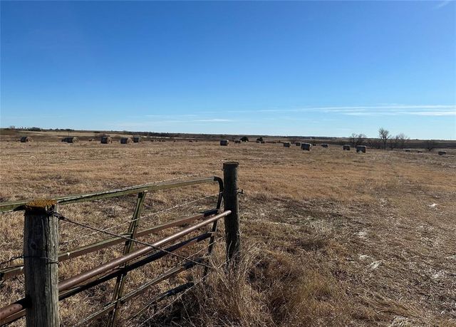 12223 N 2040 Road, Sentinel, OK 73664