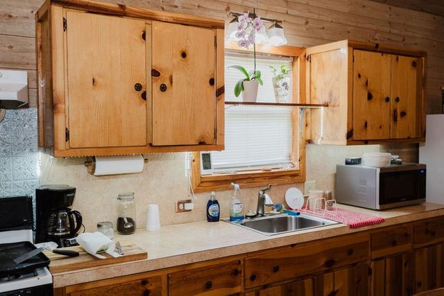 12223 N 2040 Road, Sentinel, OK 73664