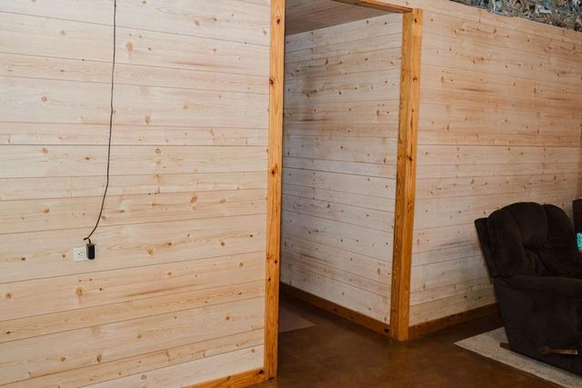 12223 N 2040 Road, Sentinel, OK 73664