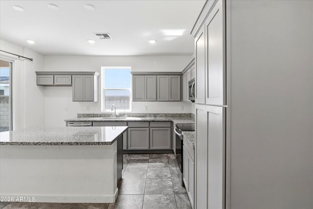 1925 W 22ND Avenue, Apache Junction, AZ 85120