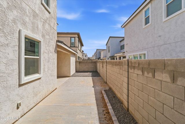 1925 W 22ND Avenue, Apache Junction, AZ 85120