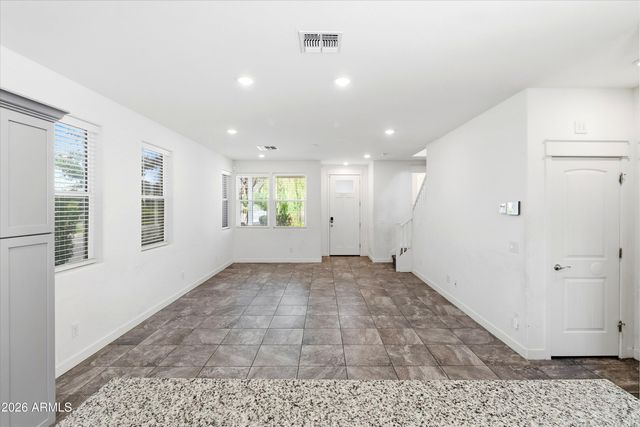 1925 W 22ND Avenue, Apache Junction, AZ 85120