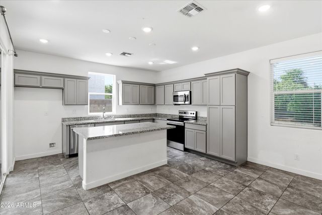 1925 W 22ND Avenue, Apache Junction, AZ 85120