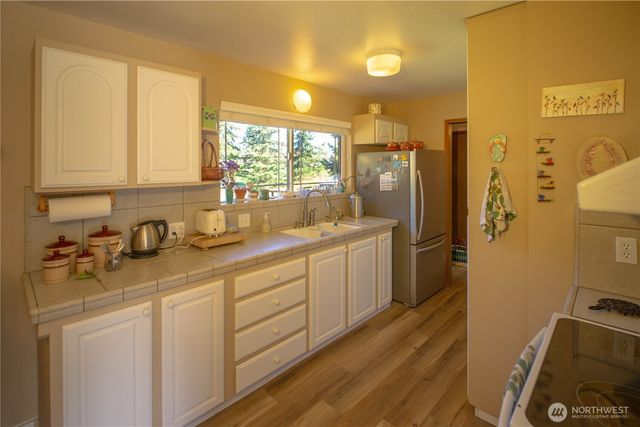310 E Hillcrest Drive, Port Angeles, WA 98362