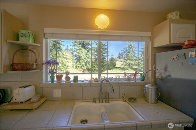 310 E Hillcrest Drive, Port Angeles, WA 98362