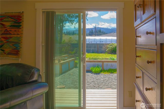 310 E Hillcrest Drive, Port Angeles, WA 98362