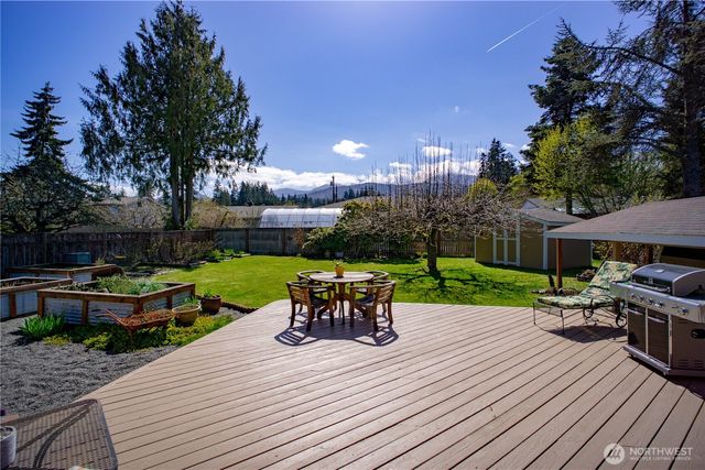 310 E Hillcrest Drive, Port Angeles, WA 98362
