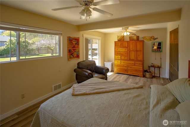310 E Hillcrest Drive, Port Angeles, WA 98362