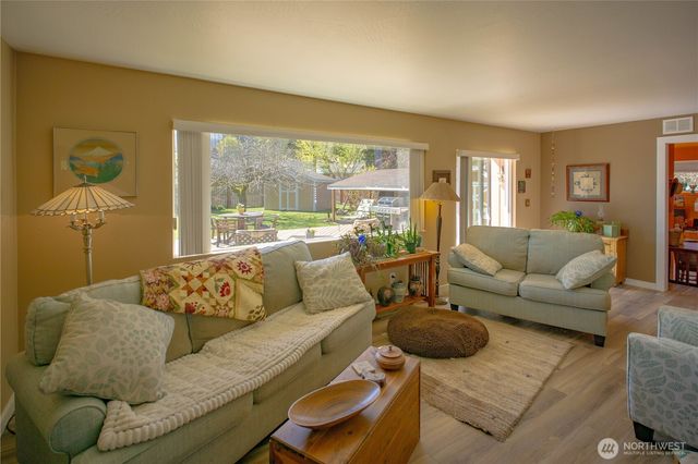 310 E Hillcrest Drive, Port Angeles, WA 98362