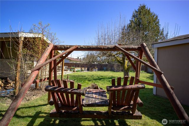 310 E Hillcrest Drive, Port Angeles, WA 98362