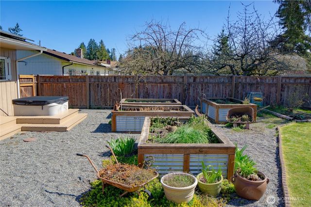 310 E Hillcrest Drive, Port Angeles, WA 98362
