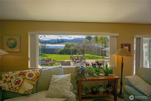 310 E Hillcrest Drive, Port Angeles, WA 98362