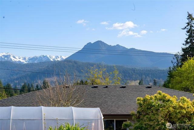 310 E Hillcrest Drive, Port Angeles, WA 98362
