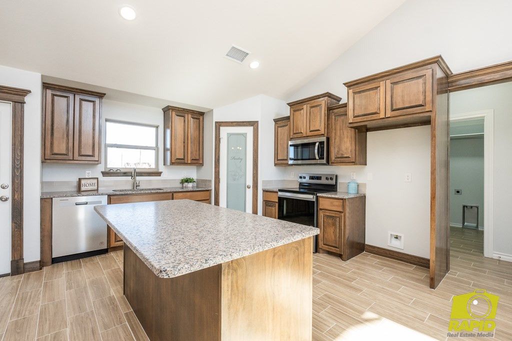 Image 5 of property listing at 9602 Jaguar Trail, San Angelo, TX 76901