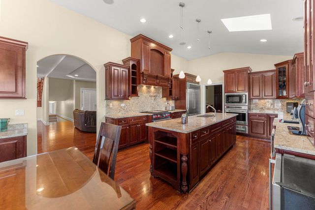 24104 S Old Farm Road, Manhattan, IL 60442