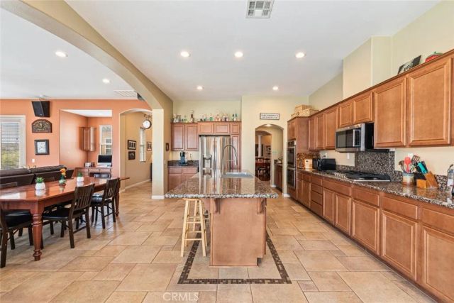 17970 Wildwood Creek Rd, Riverside, CA 92504