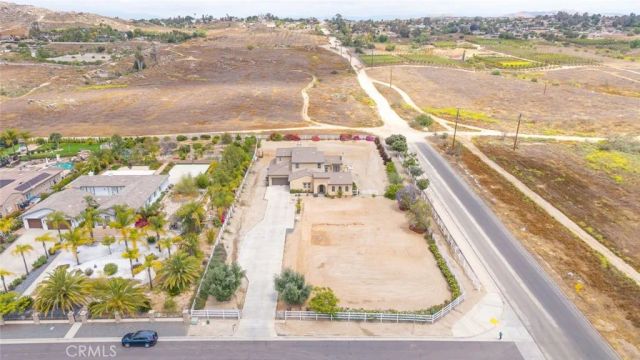 17970 Wildwood Creek Rd, Riverside, CA 92504