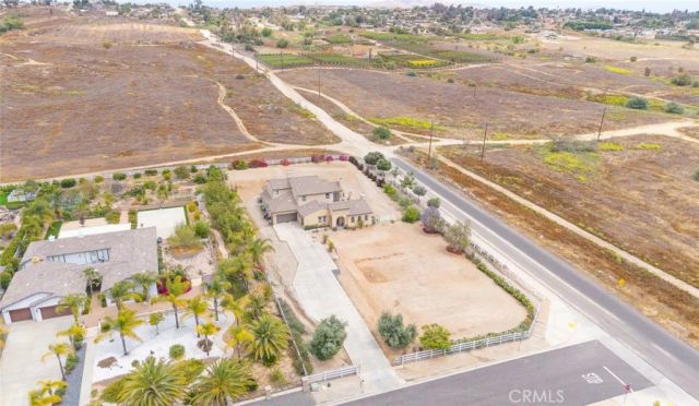 17970 Wildwood Creek Rd, Riverside, CA 92504
