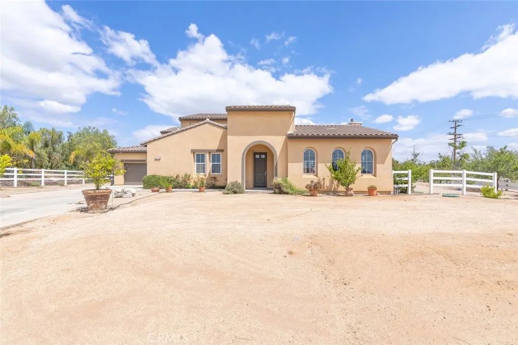 17970 Wildwood Creek Rd, Riverside, CA 92504