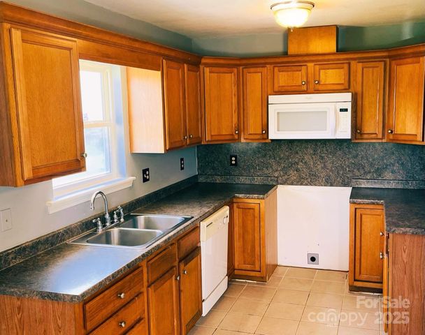 114 Major Way, Hendersonville, NC 28792