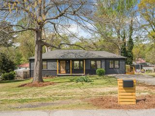 960 Pine Forest Drive, Mableton, GA 30126