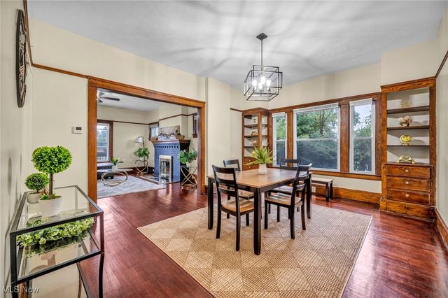 2884 Noble Road, Cleveland Heights, OH 44121