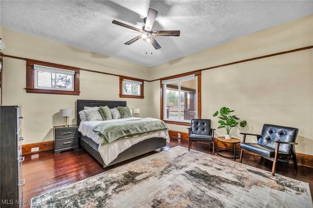 2884 Noble Road, Cleveland Heights, OH 44121