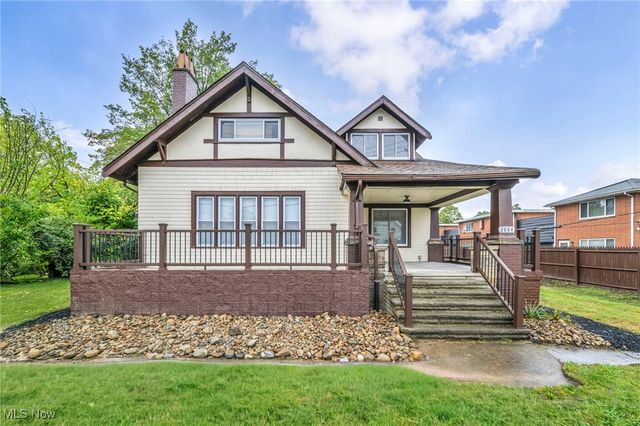 2884 Noble Road, Cleveland Heights, OH 44121