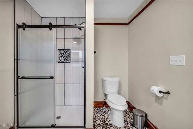 2884 Noble Road, Cleveland Heights, OH 44121