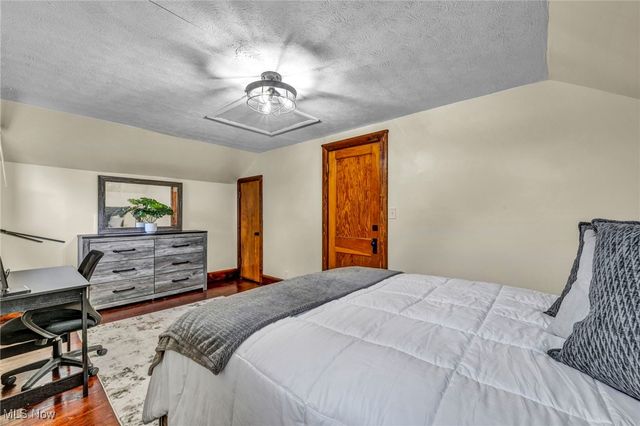 2884 Noble Road, Cleveland Heights, OH 44121