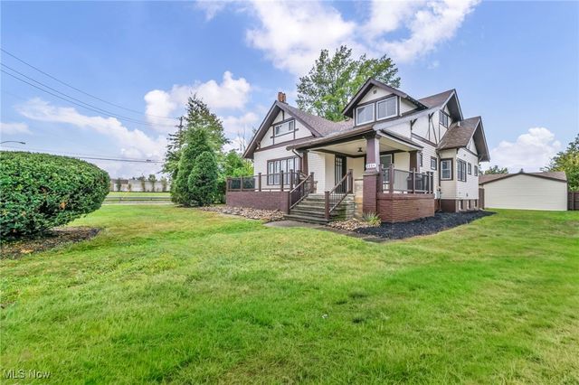 2884 Noble Road, Cleveland Heights, OH 44121