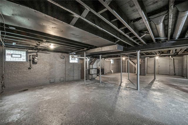 2884 Noble Road, Cleveland Heights, OH 44121