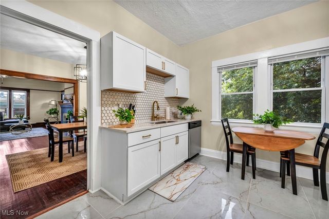 2884 Noble Road, Cleveland Heights, OH 44121