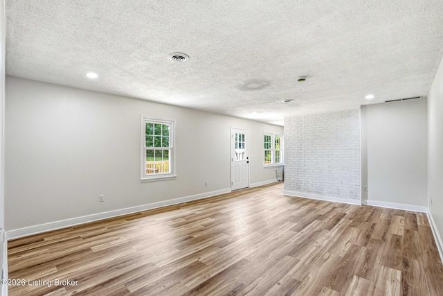 69 Santana Dr, Elizabethtown, KY 42701